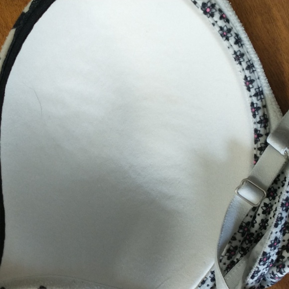 Victoria's Secret Flowers and beads design Size 38C Bra - Picture 7 of 8